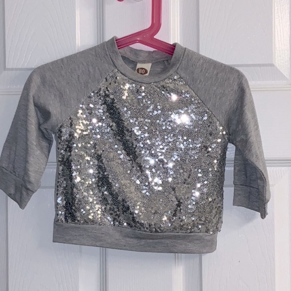 NWT Long Sleeve Silver Sparkle Shirt
Size 12 months